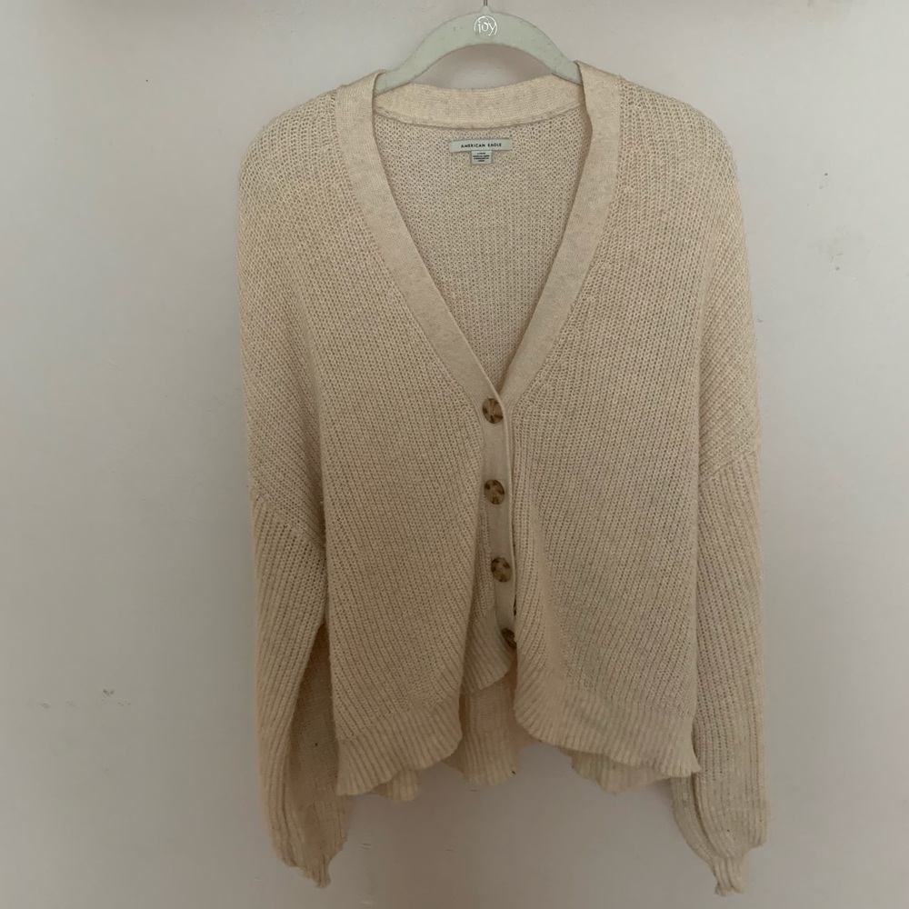 Lightweight v-neck cardigan